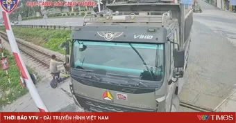 Từ 15/5, ô tô vượt rào chắn đường sắt bị phạt đến 20 triệu đồng