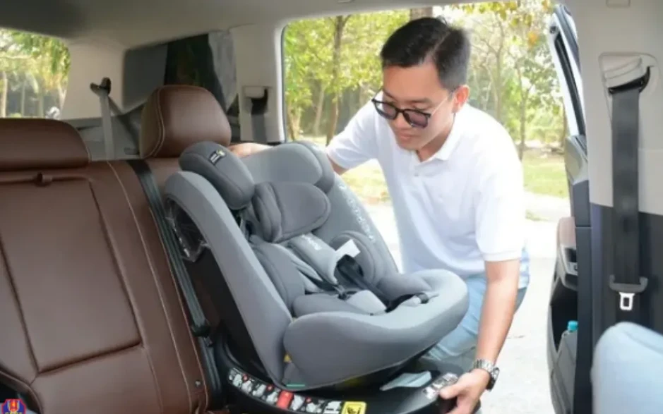 Từ 15/8, chở trẻ em trên ô tô không có thiết bị an toàn sẽ bị xử phạt Từ 15/8, chở trẻ em trên ô tô không có thiết bị an toàn sẽ bị xử phạt