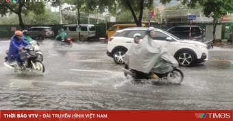 Từ đêm 17/8, Bắc Bộ bước vào đợt mưa lớn, cảnh báo mưa dông kèm lốc sét ở Hà Nội