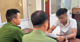 Tự gây thương tích trên livestream để câu view, chủ tài khoản TikTok bị công an mời làm việc