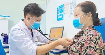 Từ năm 2026, người cao tuổi được khám sức khỏe định kỳ miễn phí ít nhất mỗi năm 1 lần