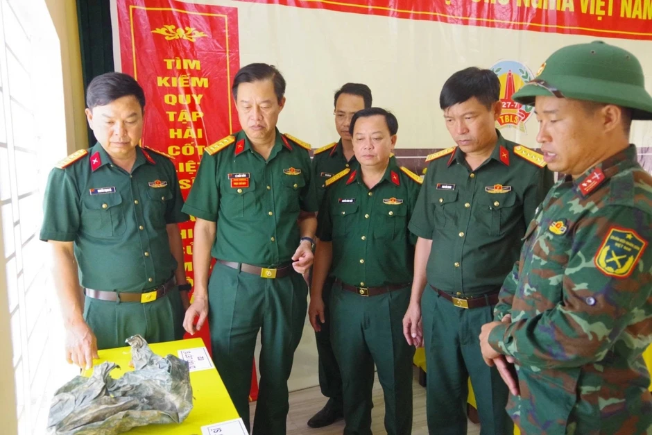 Từ nguồn tin của cựu chiến binh, tìm thấy 2 hài cốt liệt sĩ tại tỉnh Quảng Trị Từ nguồn tin của cựu chiến binh, tìm thấy 2 hài cốt liệt sĩ tại tỉnh Quảng Trị