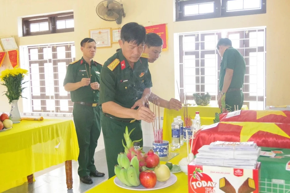 Từ nguồn tin của cựu chiến binh, tìm thấy 2 hài cốt liệt sĩ tại tỉnh Quảng Trị Từ nguồn tin của cựu chiến binh, tìm thấy 2 hài cốt liệt sĩ tại tỉnh Quảng Trị