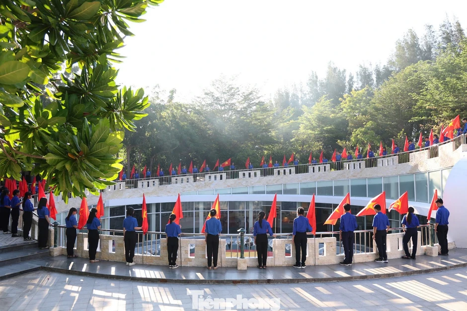Từ Tượng đài tưởng niệm Chiến sĩ Gạc Ma, những vòng tròn nhân lên lòng yêu nước Từ Tượng đài tưởng niệm Chiến sĩ Gạc Ma, những vòng tròn nhân lên lòng yêu nước