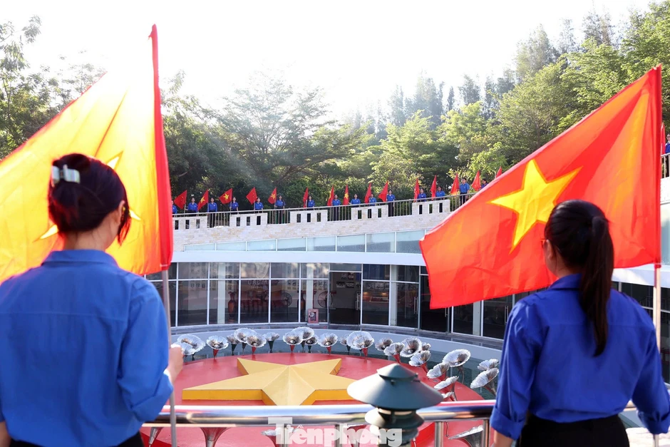 Từ Tượng đài tưởng niệm Chiến sĩ Gạc Ma, những vòng tròn nhân lên lòng yêu nước Từ Tượng đài tưởng niệm Chiến sĩ Gạc Ma, những vòng tròn nhân lên lòng yêu nước