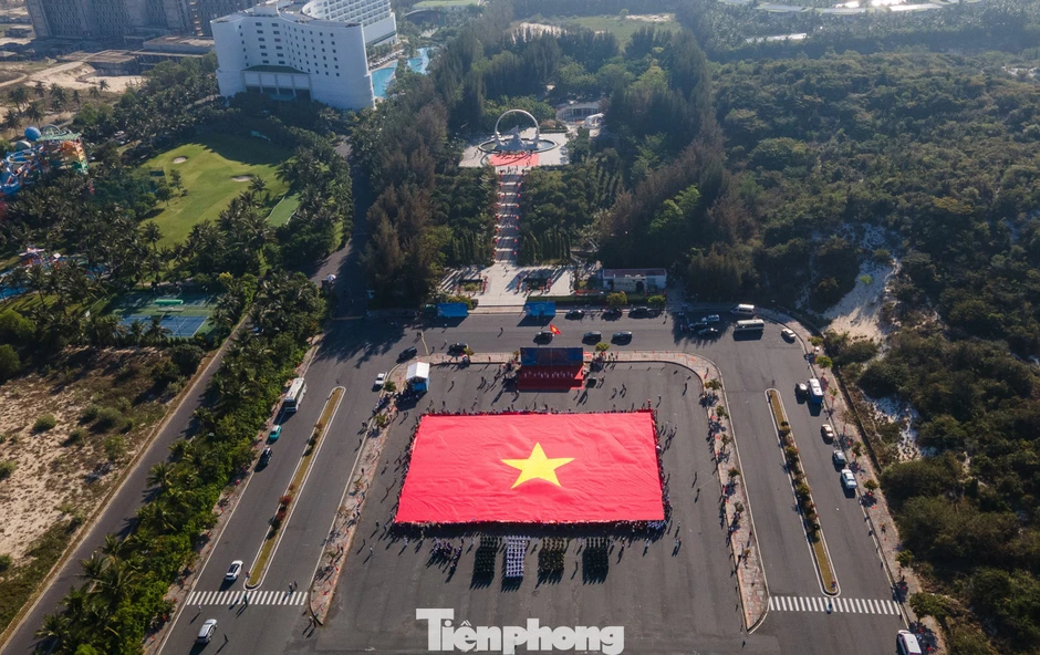 Từ Tượng đài tưởng niệm Chiến sĩ Gạc Ma, những vòng tròn nhân lên lòng yêu nước Từ Tượng đài tưởng niệm Chiến sĩ Gạc Ma, những vòng tròn nhân lên lòng yêu nước