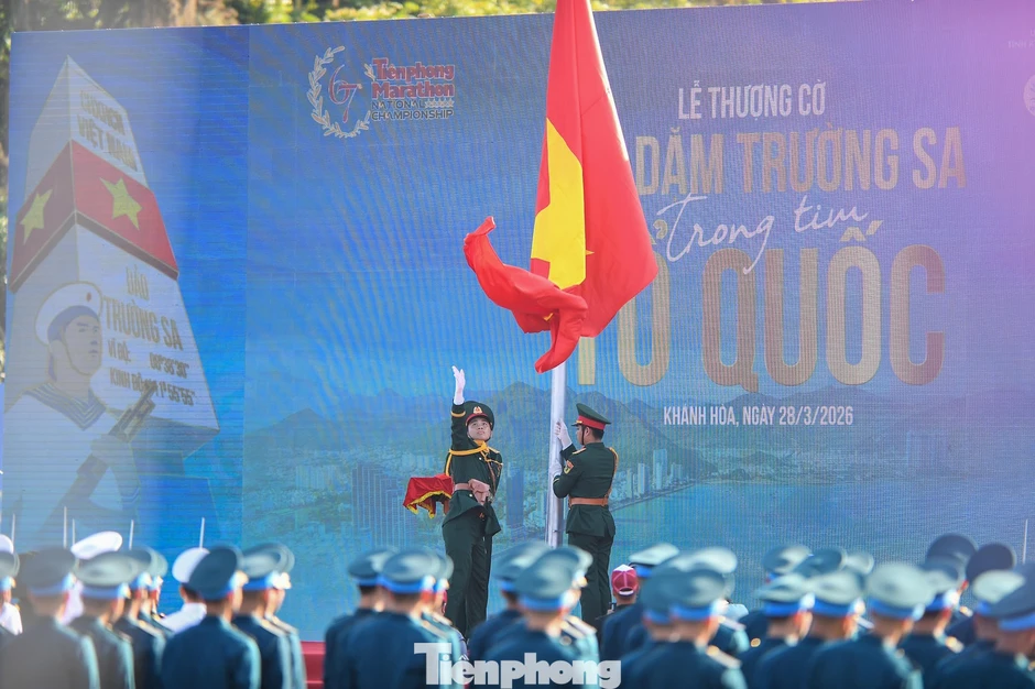 Từ Tượng đài tưởng niệm Chiến sĩ Gạc Ma, những vòng tròn nhân lên lòng yêu nước Từ Tượng đài tưởng niệm Chiến sĩ Gạc Ma, những vòng tròn nhân lên lòng yêu nước