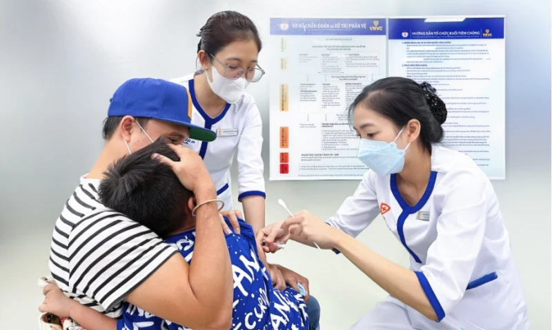 Từ vụ bé gái tử vong do viêm não mô cầu, tăng cường phòng bệnh bằng vaccine Từ vụ bé gái tử vong do viêm não mô cầu, tăng cường phòng bệnh bằng vaccine