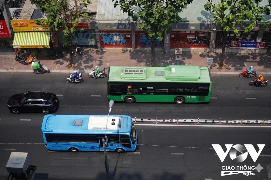 Từ xe cá nhân đến xe buýt điện: Những thay đổi đầu tiên ở Vành đai 1 Từ xe cá nhân đến xe buýt điện: Những thay đổi đầu tiên ở Vành đai 1