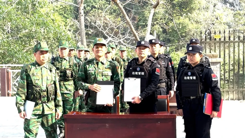 Tuần tra bảo vệ biên giới sức mạnh từ thế trận toàn dân Tuần tra bảo vệ biên giới sức mạnh từ thế trận toàn dân