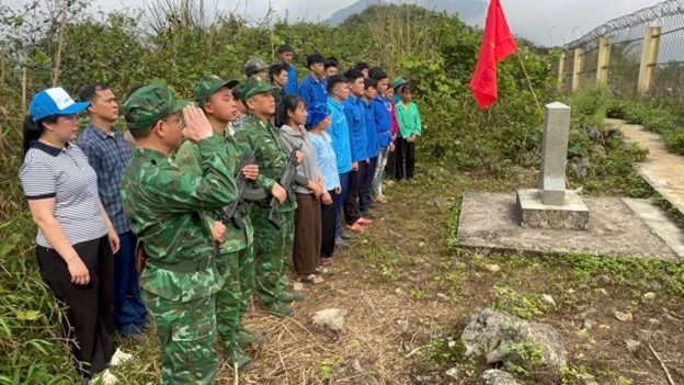 Tuần tra bảo vệ biên giới sức mạnh từ thế trận toàn dân Tuần tra bảo vệ biên giới sức mạnh từ thế trận toàn dân