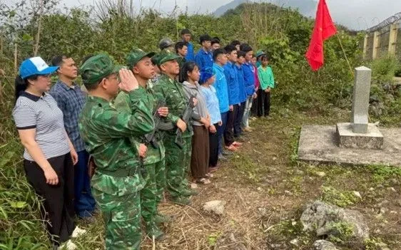 Tuần tra bảo vệ biên giới sức mạnh từ thế trận toàn dân Tuần tra bảo vệ biên giới sức mạnh từ thế trận toàn dân