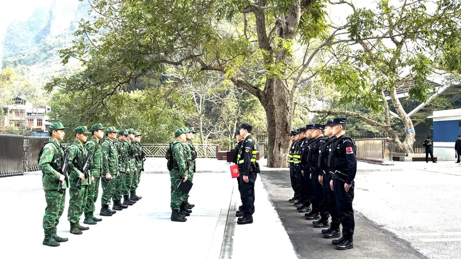 Tuần tra bảo vệ biên giới sức mạnh từ thế trận toàn dân Tuần tra bảo vệ biên giới sức mạnh từ thế trận toàn dân