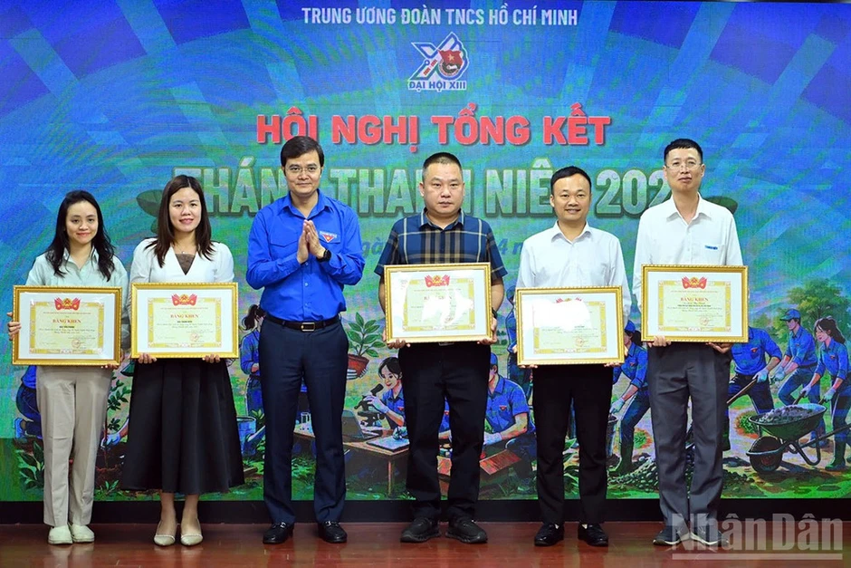 Tuổi trẻ cả nước trồng hơn 5,6 triệu cây xanh trong Tháng Thanh niên 2026 Tuổi trẻ cả nước trồng hơn 5,6 triệu cây xanh trong Tháng Thanh niên 2026
