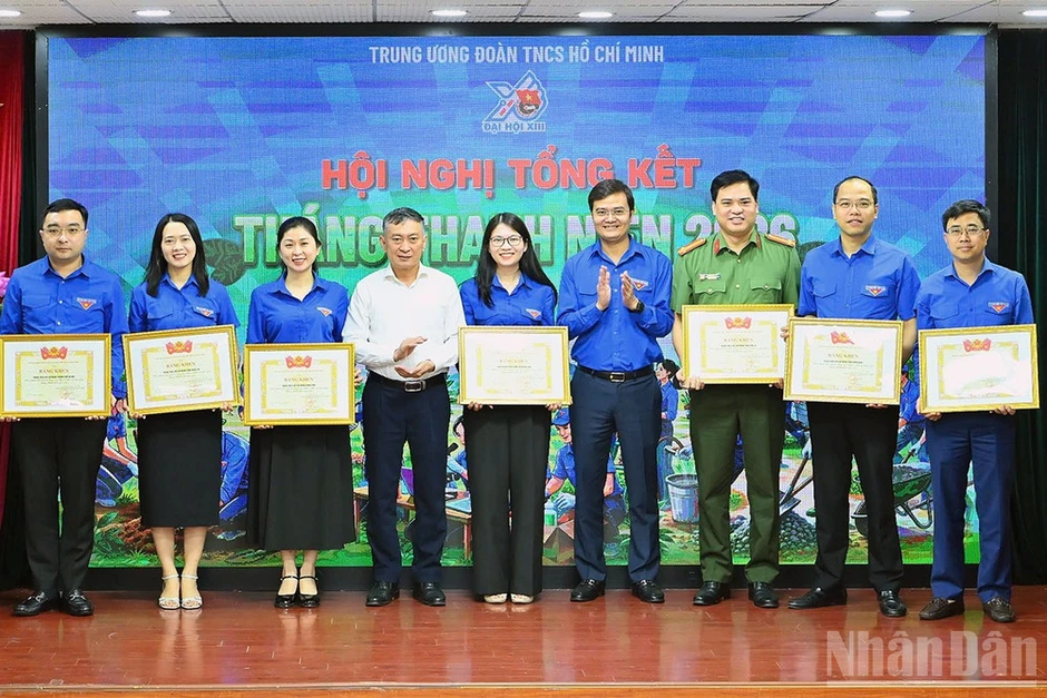 Tuổi trẻ cả nước trồng hơn 5,6 triệu cây xanh trong Tháng Thanh niên 2026 Tuổi trẻ cả nước trồng hơn 5,6 triệu cây xanh trong Tháng Thanh niên 2026