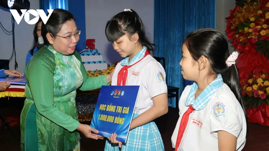 Tuổi trẻ Cần Thơ xung kích đi đầu thời hội nhập Tuổi trẻ Cần Thơ xung kích đi đầu thời hội nhập