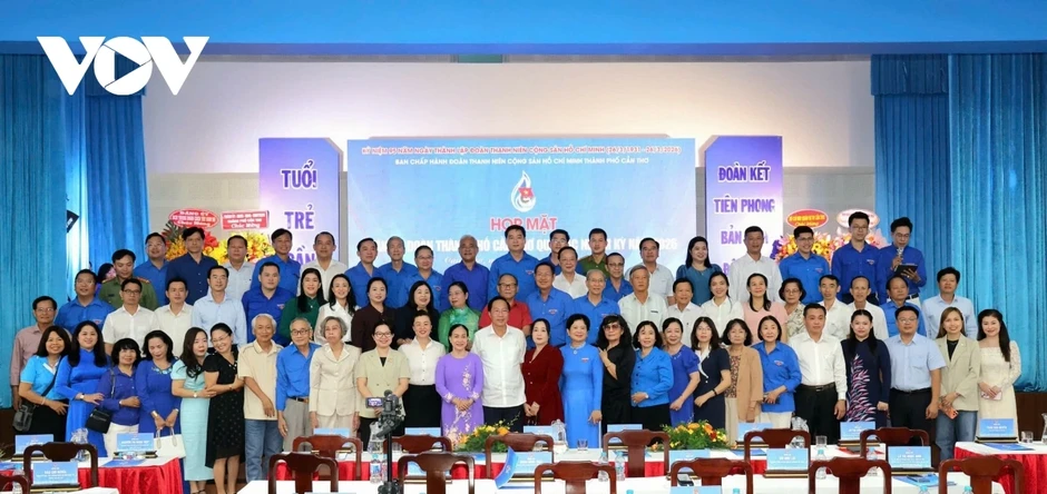 Tuổi trẻ Cần Thơ xung kích đi đầu thời hội nhập Tuổi trẻ Cần Thơ xung kích đi đầu thời hội nhập