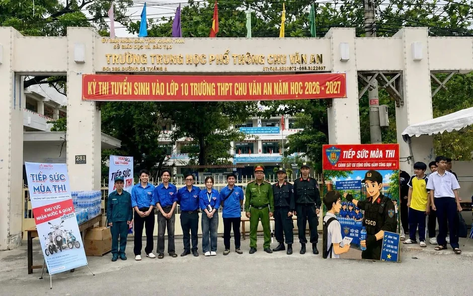 Tuổi trẻ Công an Khánh Hòa triển khai chương trình "Tiếp sức mùa thi" tại 59 điểm thi tuyển sinh lớp 10 Tuổi trẻ Công an Khánh Hòa triển khai chương trình "Tiếp sức mùa thi" tại 59 điểm thi tuyển sinh lớp 10