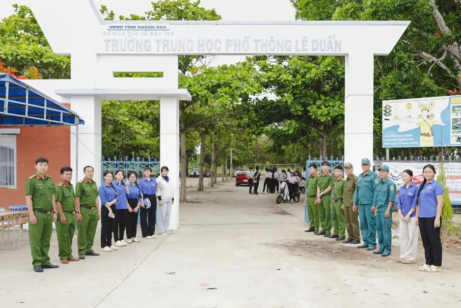 Tuổi trẻ Công an Khánh Hòa triển khai chương trình "Tiếp sức mùa thi" tại 59 điểm thi tuyển sinh lớp 10 Tuổi trẻ Công an Khánh Hòa triển khai chương trình "Tiếp sức mùa thi" tại 59 điểm thi tuyển sinh lớp 10