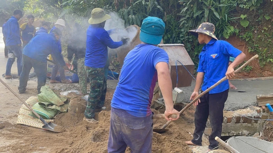 Tuổi trẻ Đà Nẵng sôi nổi hưởng ứng chiến dịch 30 ngày đêm hỗ trợ tại các xã biên giới