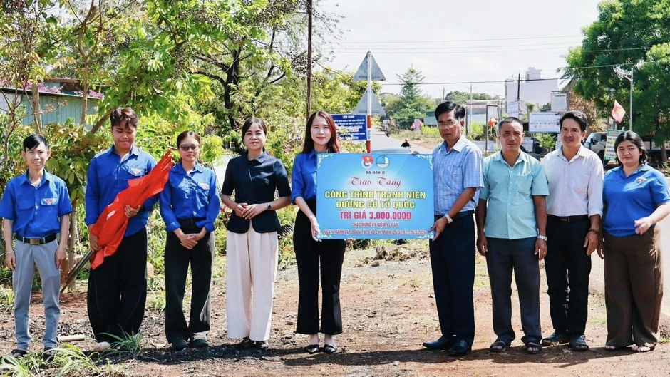 Tuổi trẻ Đồng Nai nêu cao tinh thần xung kích Tuổi trẻ Đồng Nai nêu cao tinh thần xung kích