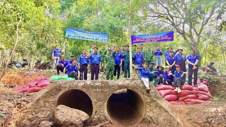 Tuổi trẻ Đồng Nai nêu cao tinh thần xung kích Tuổi trẻ Đồng Nai nêu cao tinh thần xung kích