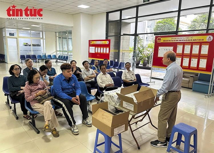 Tuổi trẻ Hà Nội sẵn sàng hỗ trợ cử tri trong 'Ngày hội non sông' Tuổi trẻ Hà Nội sẵn sàng hỗ trợ cử tri trong 'Ngày hội non sông'