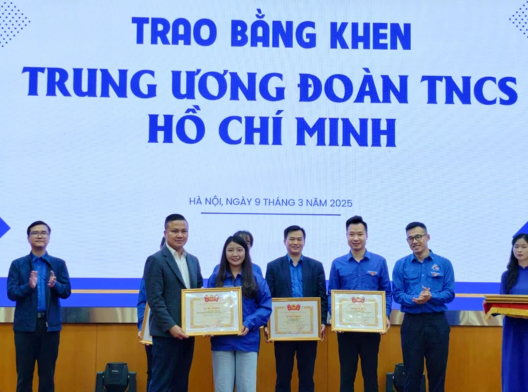 Tuổi trẻ ngành Tài chính phát huy vai trò xung kích trong giai đoạn mới Tuổi trẻ ngành Tài chính phát huy vai trò xung kích trong giai đoạn mới