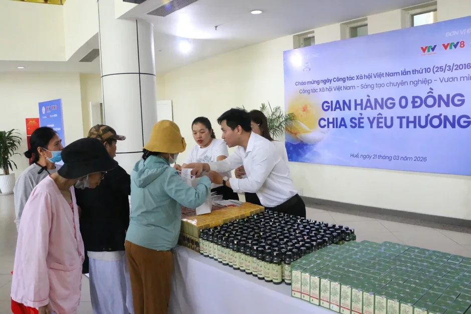 Tuổi trẻ VTV hỗ trợ bệnh nhân khó khăn tại Huế Tuổi trẻ VTV hỗ trợ bệnh nhân khó khăn tại Huế