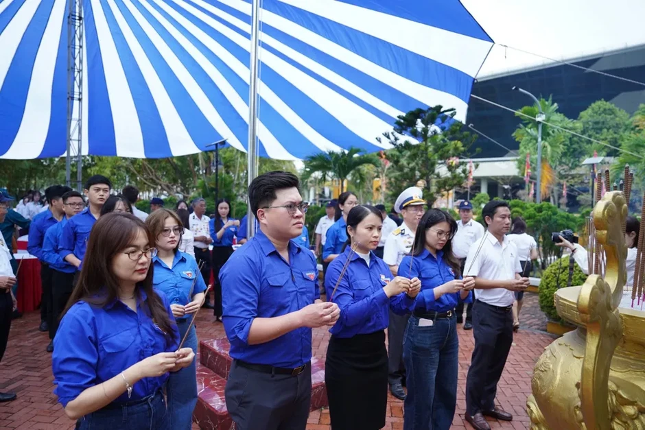 Tưởng niệm, tri ân liệt sĩ Gạc Ma tại Đà Nẵng Tưởng niệm, tri ân liệt sĩ Gạc Ma tại Đà Nẵng