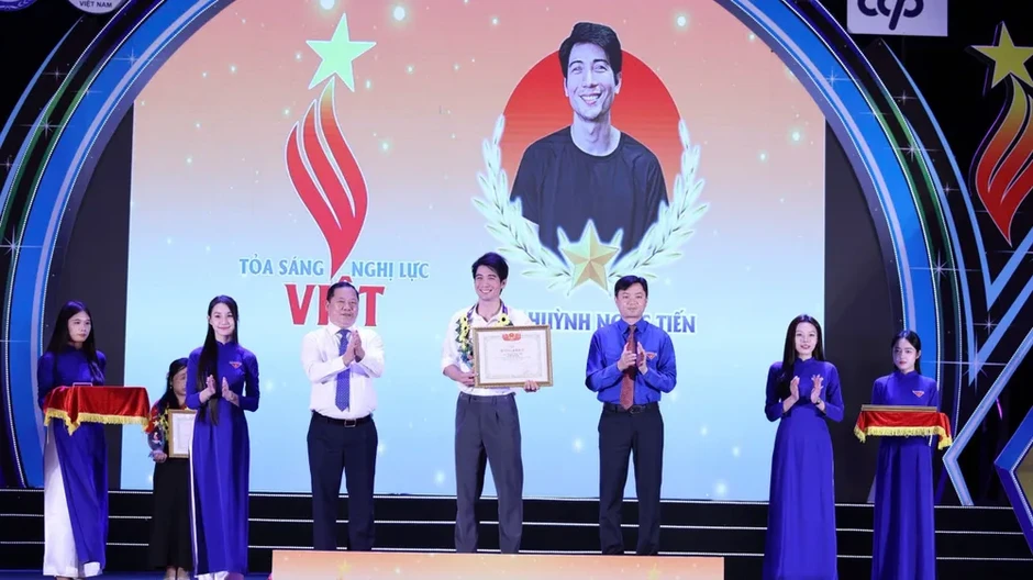 Tuyên dương 26 thanh niên khuyết tật xuất sắc của "Tỏa sáng Nghị lực Việt" Tuyên dương 26 thanh niên khuyết tật xuất sắc của "Tỏa sáng Nghị lực Việt"
