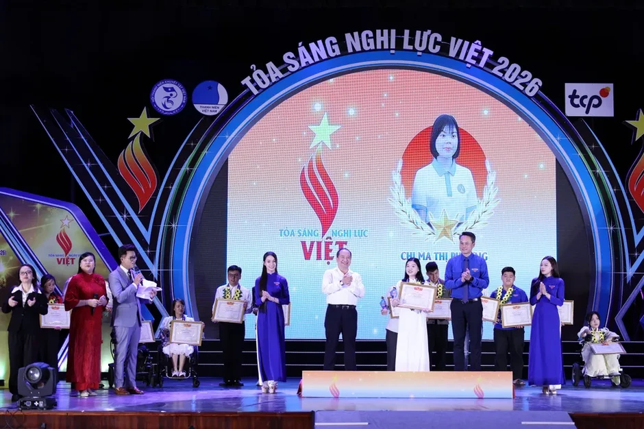 Tuyên dương 26 thanh niên khuyết tật xuất sắc của "Tỏa sáng Nghị lực Việt" Tuyên dương 26 thanh niên khuyết tật xuất sắc của "Tỏa sáng Nghị lực Việt"