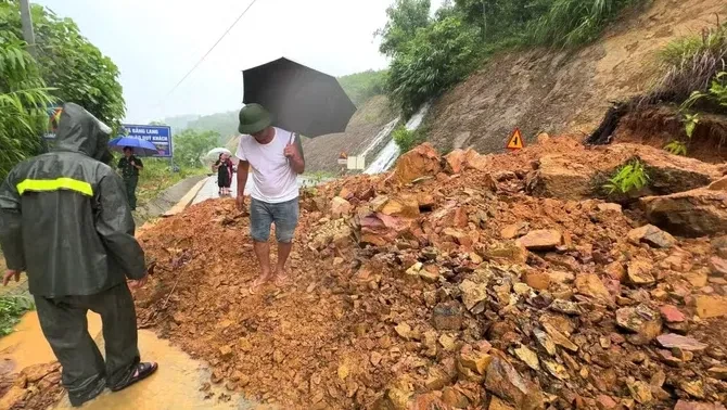 Tuyên Quang bổ sung hơn 11 tỷ đồng khắc phục sạt lở do mưa lũ Tuyên Quang bổ sung hơn 11 tỷ đồng khắc phục sạt lở do mưa lũ