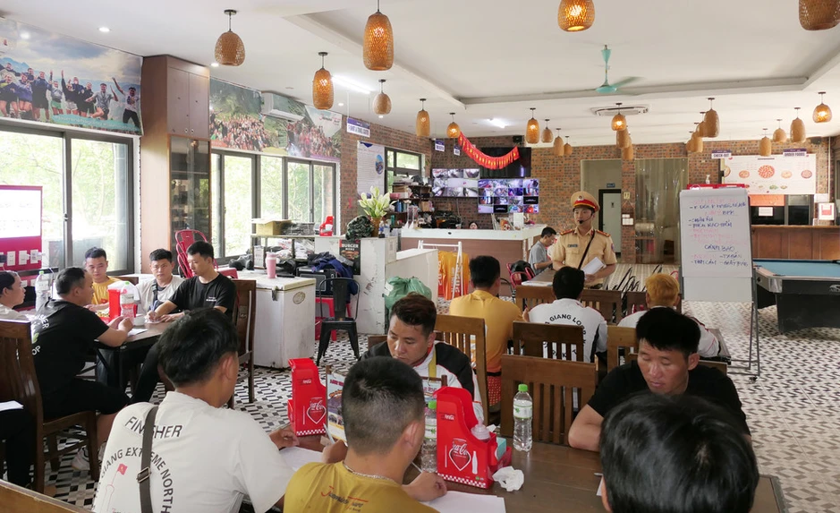 Tuyên Quang phổ biến pháp luật, kỹ năng lái xe an toàn cho các doanh nghiệp lữ hành Tuyên Quang phổ biến pháp luật, kỹ năng lái xe an toàn cho các doanh nghiệp lữ hành