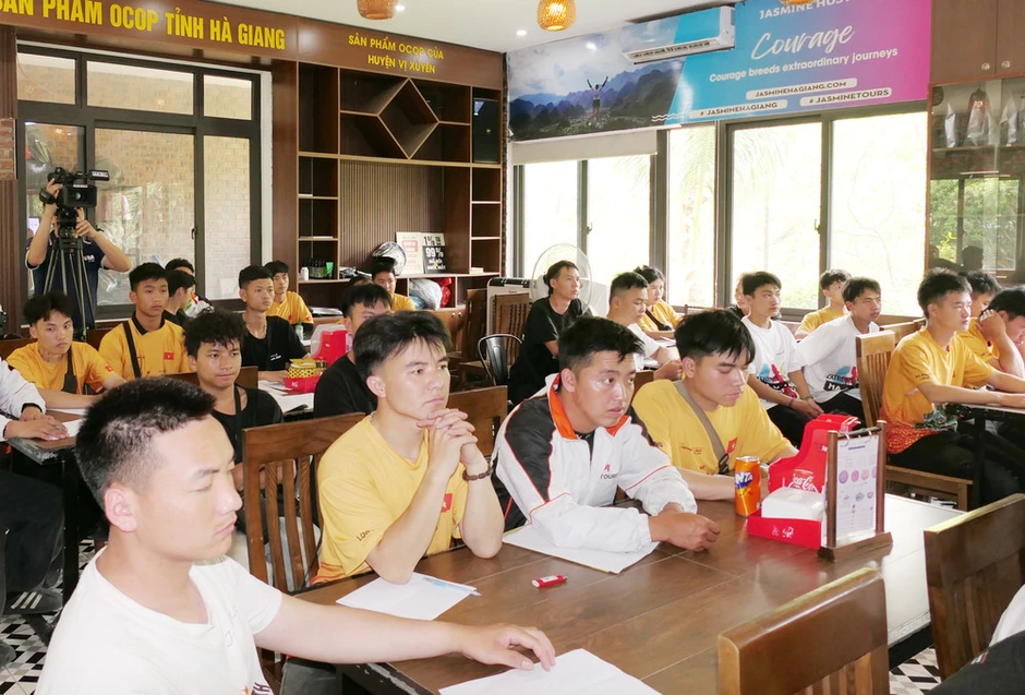 Tuyên Quang phổ biến pháp luật, kỹ năng lái xe an toàn cho các doanh nghiệp lữ hành Tuyên Quang phổ biến pháp luật, kỹ năng lái xe an toàn cho các doanh nghiệp lữ hành