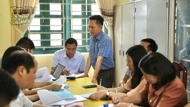 Tuyên Quang tạm đình chỉ công tác hiệu trưởng trường mầm non để xác minh vụ việc an toàn thực phẩm Tuyên Quang tạm đình chỉ công tác hiệu trưởng trường mầm non để xác minh vụ việc an toàn thực phẩm