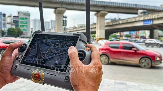 UAV hỗ trợ phát hiện vi phạm, xử lý điểm nghẽn giao thông tại Hà Nội UAV hỗ trợ phát hiện vi phạm, xử lý điểm nghẽn giao thông tại Hà Nội