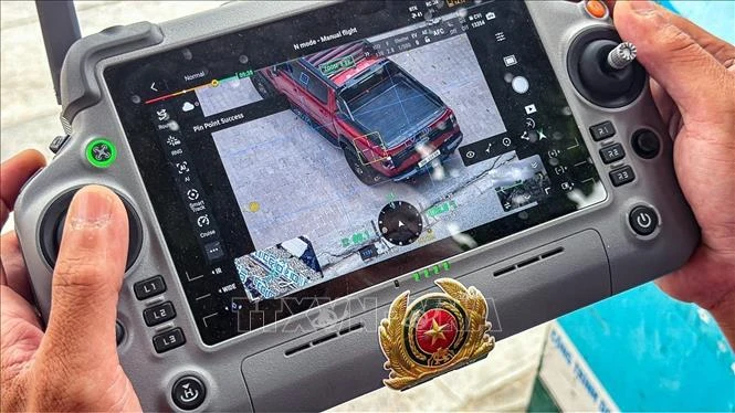 UAV hỗ trợ phát hiện vi phạm, xử lý điểm nghẽn giao thông tại Hà Nội UAV hỗ trợ phát hiện vi phạm, xử lý điểm nghẽn giao thông tại Hà Nội