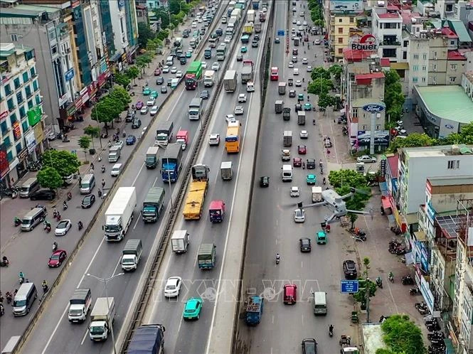 UAV hỗ trợ phát hiện vi phạm, xử lý điểm nghẽn giao thông tại Hà Nội UAV hỗ trợ phát hiện vi phạm, xử lý điểm nghẽn giao thông tại Hà Nội