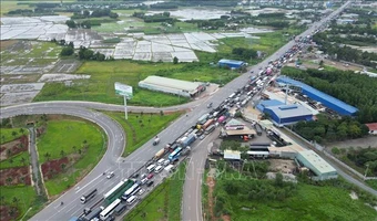 Ùn tắc kéo dài trên Quốc lộ 51 kết nối cao tốc TP Hồ Chí Minh - Long Thành - Dầu Giây