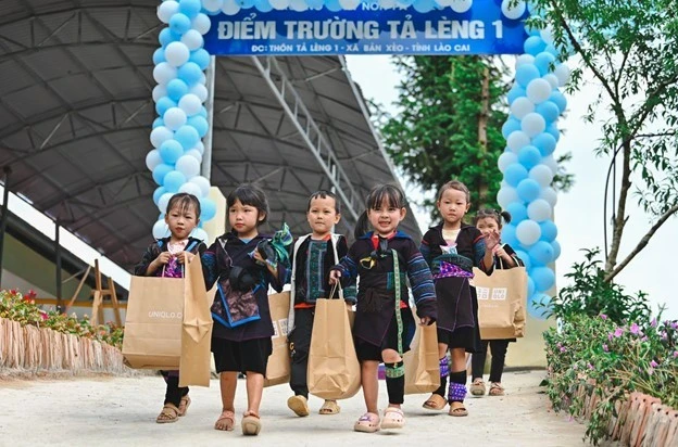 Uniqlo Việt Nam cùng Quỹ Hy vọng xây thêm phòng học mới tại Lào Cai và Cao Bằng Uniqlo Việt Nam cùng Quỹ Hy vọng xây thêm phòng học mới tại Lào Cai và Cao Bằng