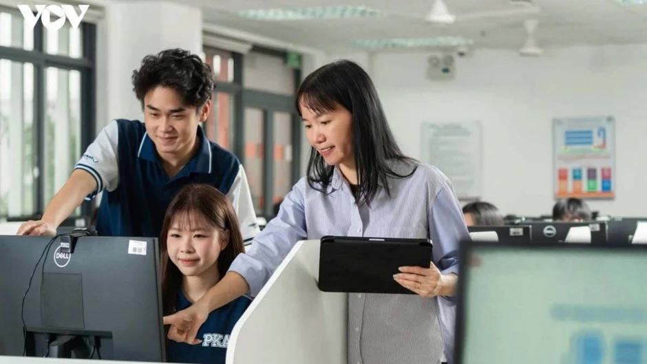 Ưu tiên nguồn nhân lực chất lượng cao cho các ngành công nghệ chiến lược Ưu tiên nguồn nhân lực chất lượng cao cho các ngành công nghệ chiến lược