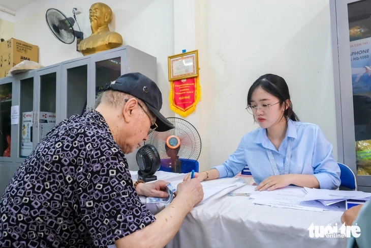 Ủy quyền nhận lương hưu mỗi năm làm lại một lần, người già mong nới thời hạn Ủy quyền nhận lương hưu mỗi năm làm lại một lần, người già mong nới thời hạn