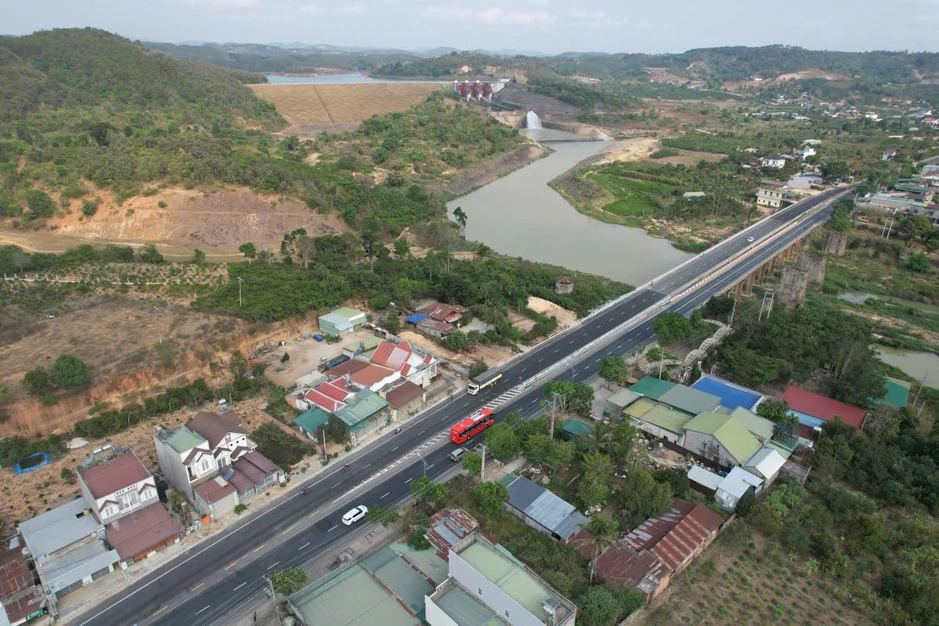 Va chạm liên tiếp tại cầu Đại Ninh mới, Lâm Đồng khẩn trương chấn chỉnh Va chạm liên tiếp tại cầu Đại Ninh mới, Lâm Đồng khẩn trương chấn chỉnh