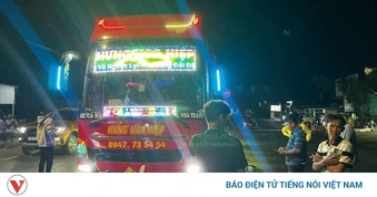 Va chạm xe khách trên Quốc lộ 1 khiến 2 người đi xe máy tử vong