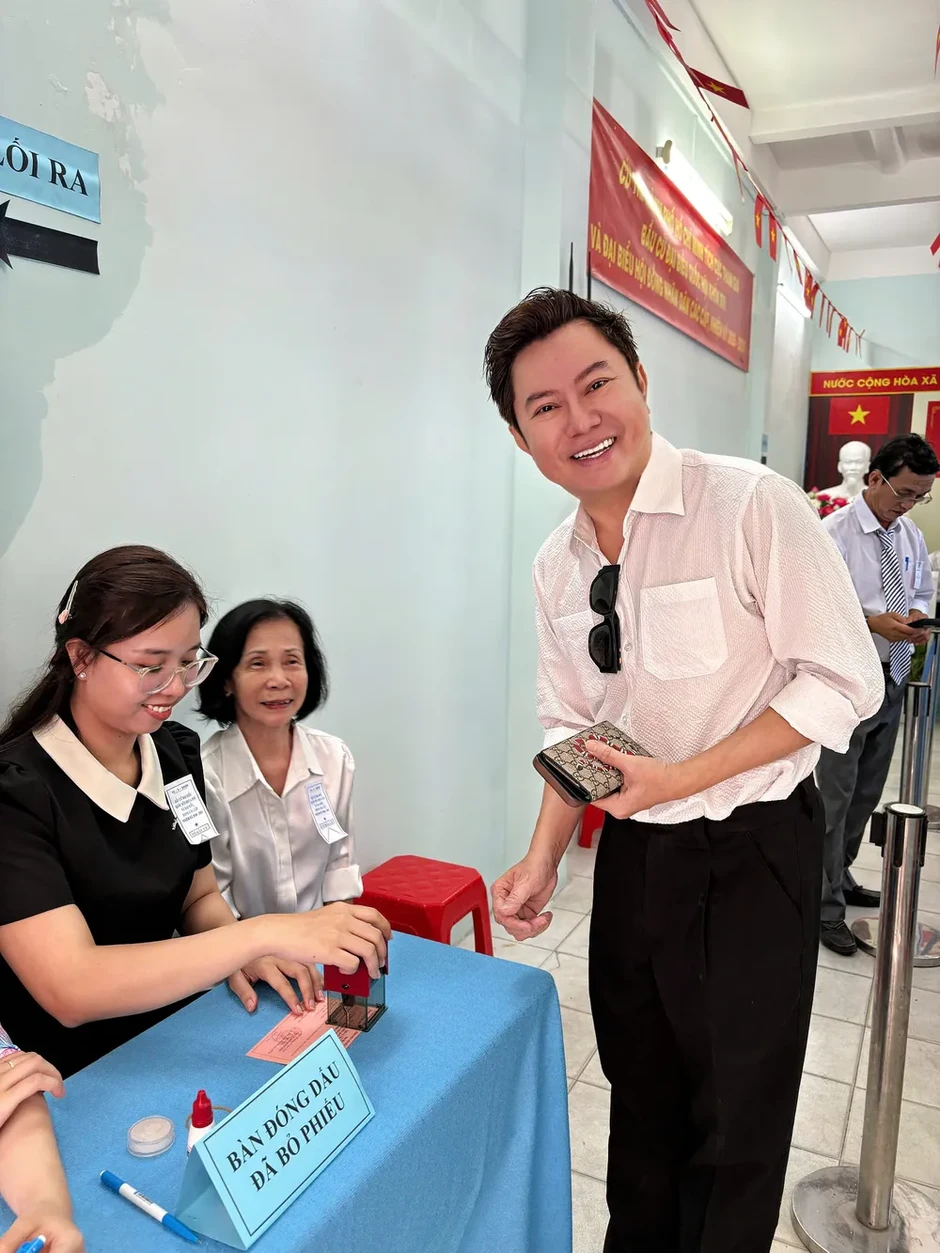 Văn nghệ sĩ TPHCM rộn ràng tham gia ngày hội toàn dân Văn nghệ sĩ TPHCM rộn ràng tham gia ngày hội toàn dân
