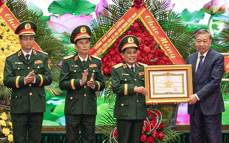 Văn phòng Khu ủy Sài Gòn - Gia Định được đề nghị truy tặng danh hiệu Anh hùng Văn phòng Khu ủy Sài Gòn - Gia Định được đề nghị truy tặng danh hiệu Anh hùng