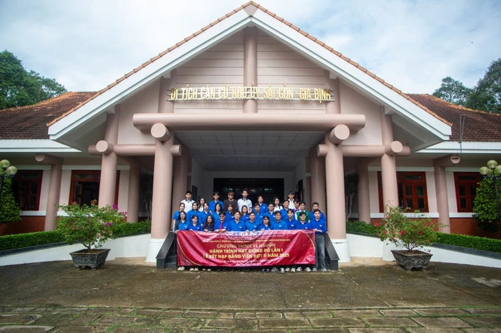 Văn phòng Khu ủy Sài Gòn - Gia Định được đề nghị truy tặng danh hiệu Anh hùng Văn phòng Khu ủy Sài Gòn - Gia Định được đề nghị truy tặng danh hiệu Anh hùng