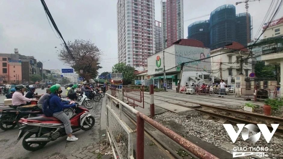 Vi phạm giao thông tại đường ngang đường sắt sẽ bị xử phạt như thế nào từ 15/5 Vi phạm giao thông tại đường ngang đường sắt sẽ bị xử phạt như thế nào từ 15/5
