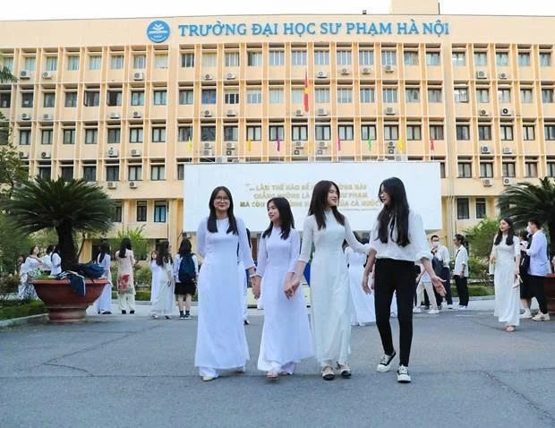 Vì sao điểm chuẩn sư phạm vẫn cao “chót vót” dù bài toán nhân lực đã khác? Vì sao điểm chuẩn sư phạm vẫn cao “chót vót” dù bài toán nhân lực đã khác?